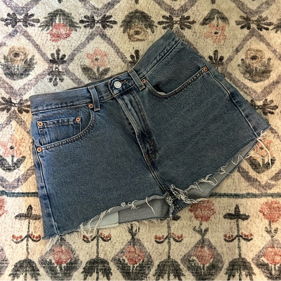 Vintage high waisted Levi Strauss shorts - Picture 1 of 4